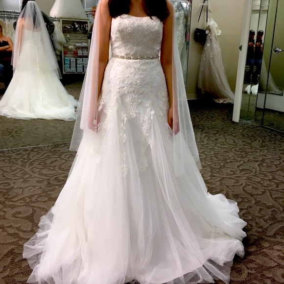 Davids Bridal Dress Vail And Belt 